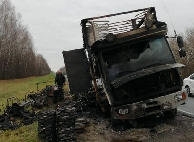 На трассе М5 в Сасовском районе сгорела фура | ya62.ru