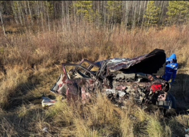 Сотрудники полиции устанавливают обстоятельства ДТП | Источник: Госавтоинспекция Югры / T.me