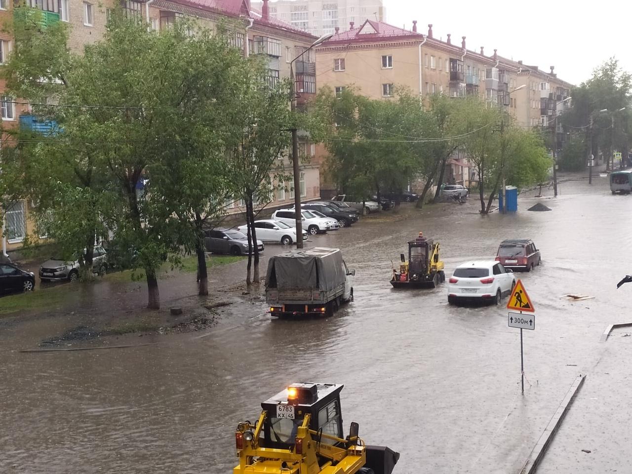 В Кургане из-за ливня затопило несколько улиц - 20 июля 2020 - 45.ру