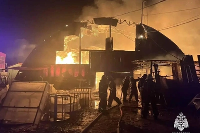 В Краснодаре горели склады с пластиком