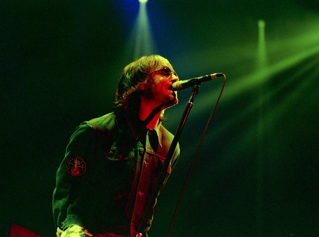 Конец войне: Группа Oasis воссоединяется спустя 15 лет