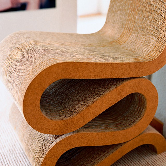 Культовый объект: Wiggle Side Chair Фрэнка Гери (фото 6)