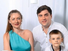 Участник шоу «Студия СОЮЗ» на ТНТ Артем Муратов купил квартиру с видом на особняк Филиппа Киркорова