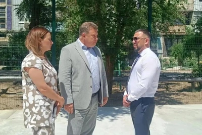 Глава Астрахани Игорь Редькин проинспектировал спортплощадку