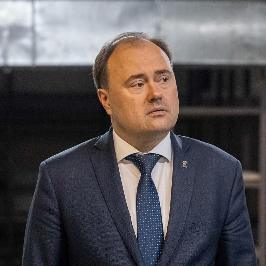<p>Артем Молчанов</p>