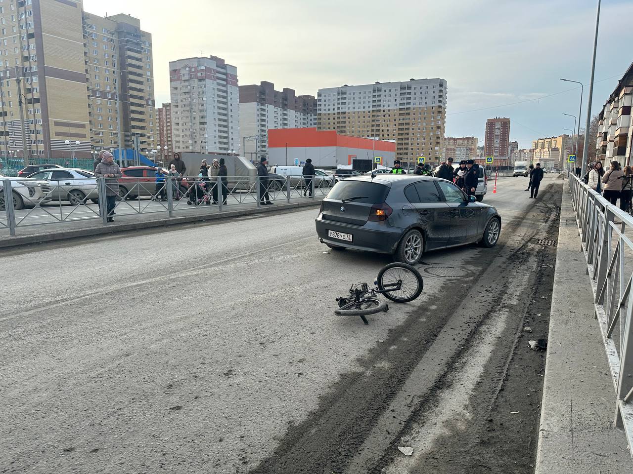 В Тюмени водитель на BMW насмерть сбил девятилетнего школьника на улице  Энергостроителей - 28 марта 2024 - 72.ру