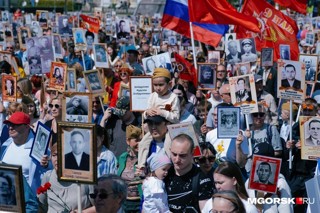 Участников шествия не остановили ограничения, которые ввели в этом году | Источник: Даниил Пономаренко / MGORSK.RU