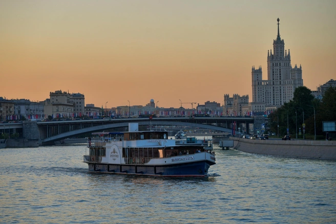 Уходящая неделя в Москве была аномально теплой, а в выходные температура, по прогнозам, упадет до +7 | Источник: Артем Устюжанин / MSK1.RU