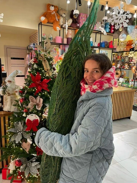 Как украсить елку в 2026 году — 5 трендов из соцсетей | woman.ru