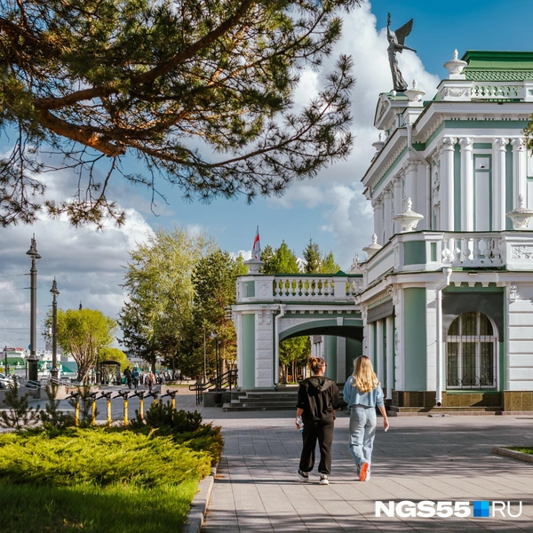 Самое время прогуляться с подругой или другом | Источник: Кирилл Башинский / NGS55.RU
