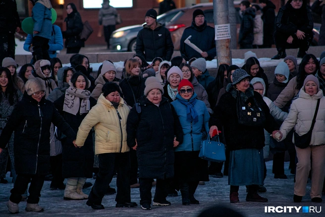 В какой-то момент показалось, что к «Труду» пришел весь Иркутск | Источник: Даниил Конин / «ИрСити»
