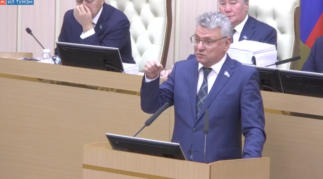 Парахина волнует только алмаз Жириновского  | Источник: Государственное Собрание (Ил Тумэн) Республики Саха (Якутия) / Платформа