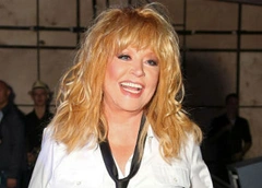 Алла Пугачева отдала детей во французский детский сад