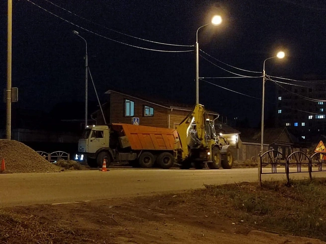 Работа продолжается в темное время суток | Источник: Анна Веселовская