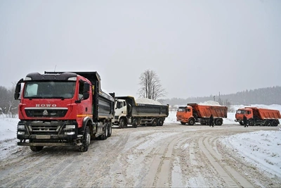 KAMAZ Trucks Wait Two Hours at Perm Snow Dump Site
