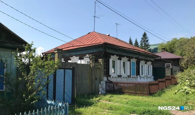 Не все дома в зоне КРТ выглядят как развалюхи | Источник: Дмитрий Мамаев / NGS24.RU