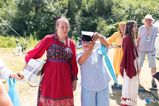 И снова поклонники | Источник: Мария Ленц / NGS24.RU