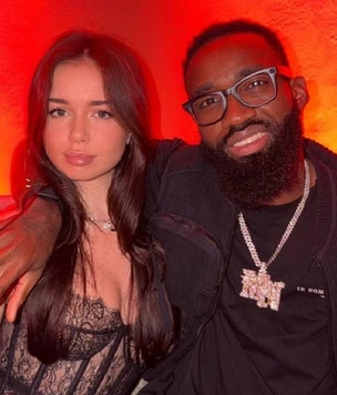 Камерунский футболист из «Динамо» Муми Нгамалё изменил блогерше Никки Сей и выгнал ее из дома