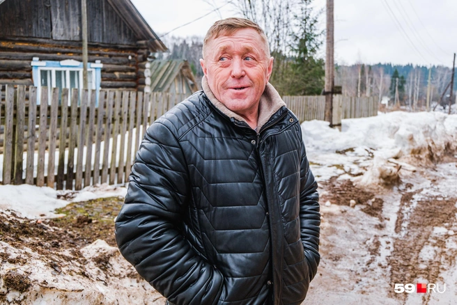 Сергей Гуляев родился в Зенках и живет здесь до сих пор | Источник: Тимофей Калмаков / 59.RU