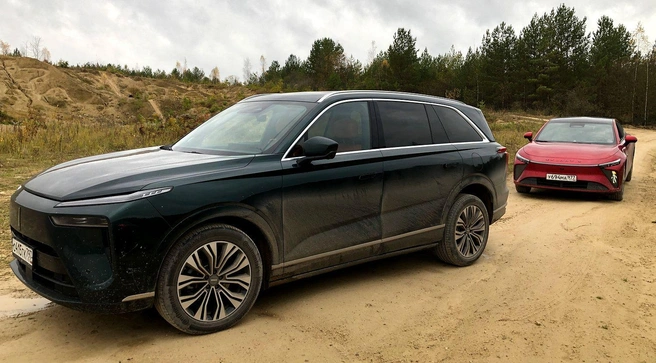 Wey&nbsp;— это суббренд концерна Great Wall, также как Haval и Tank. Цена Wey 07 начинается от 7,2&nbsp;миллиона рублей (машины 2024 года выпуска дешевле) | Источник: Артем Краснов