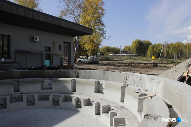 Будущая гигантская зона джакузи при спа-отеле | Источник: Стас Соколов \ NGS.RU