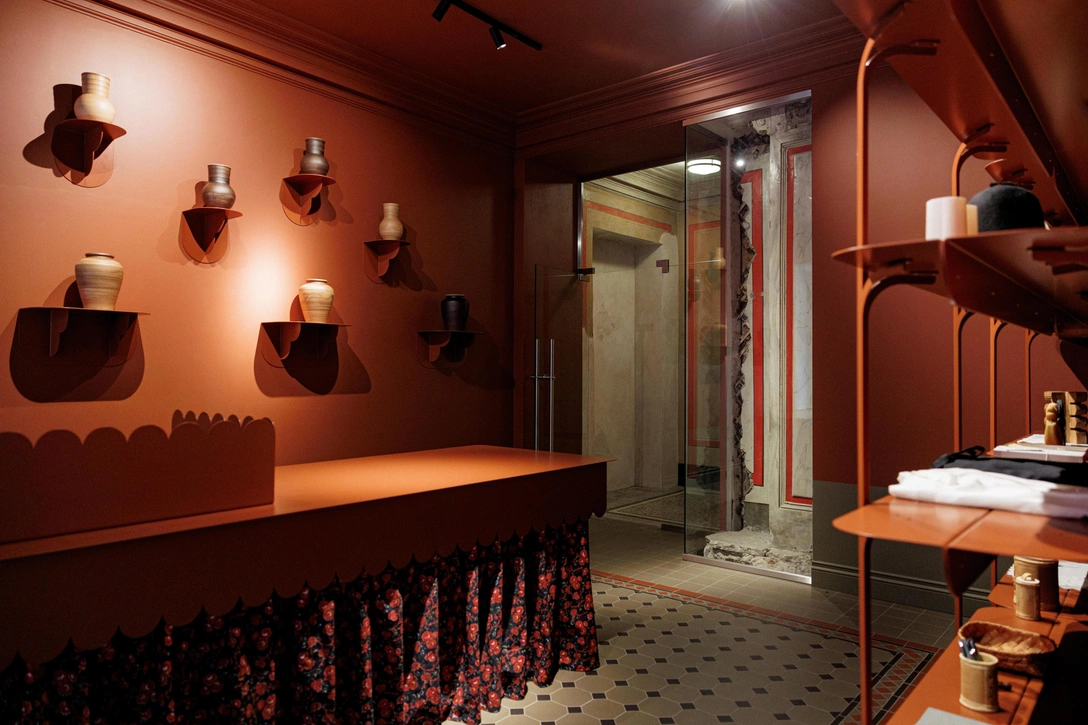 В Фонарных банях открылся концептуальный сувенирный магазин | Источник: Сергей Мисенко