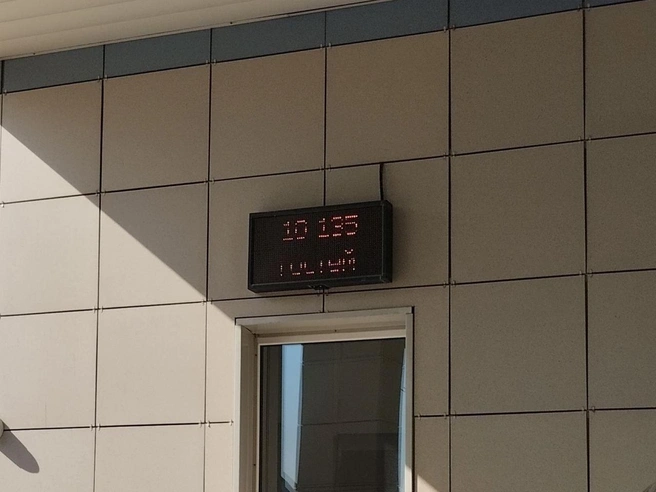 Учреждение перешло на летний график: в будни — с 09:00 до 21:00, в выходные и праздники — до 22:00 | Источник: читательница НГС Анна
