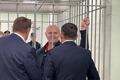 Адвокат Логинова объяснил, почему экс-мэр молчит об обвинениях