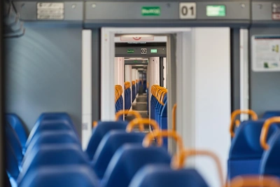 Man causes scandal by smoking and attacking people on Cherepanovo-Novosibirsk train