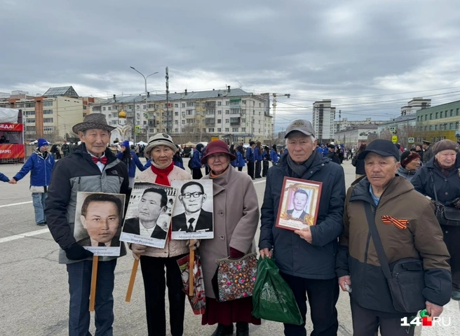 На шествие приходят группами друзей | Источник: Ольга Донская / 14.RU