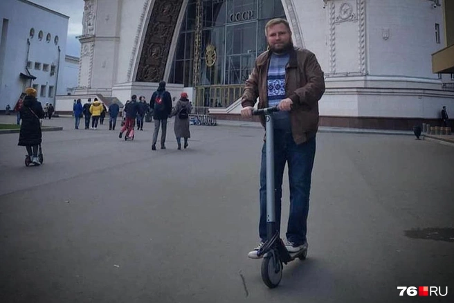 В Москве электросамокатчики в пешеходных зонах должны теперь ездить со скоростью потока людей | Источник: Михаил Контуев