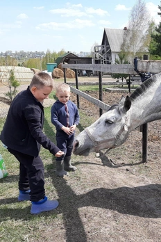 <p>Миша Гулевич (7 лет) и Дима Фаттахов (4 года), г. Кемерово</p>