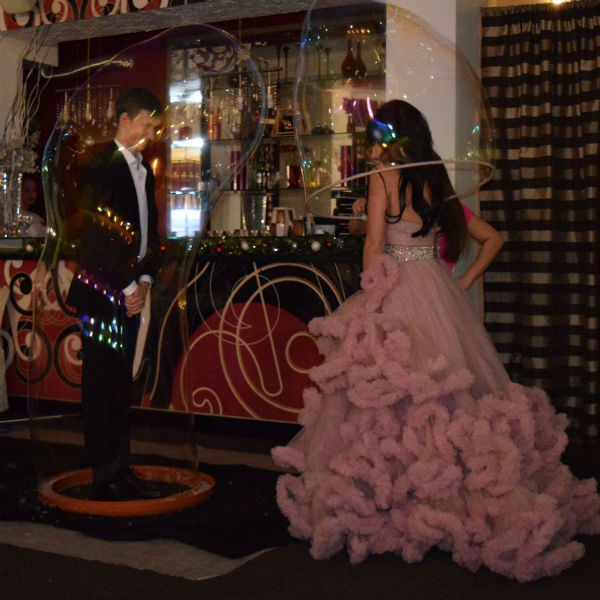 В Томске Нелли выбрала нежно-розовое свадебное платье