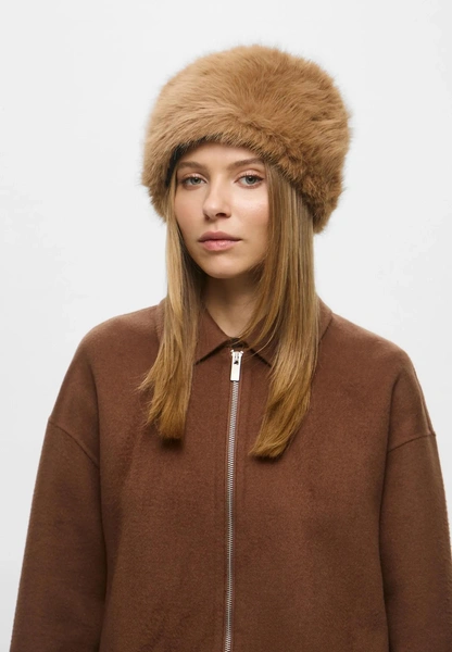 Как стилизовать самые акцентные вещи сезона: леопардовые шубы, укороченные перчатки и меховые аксессуары