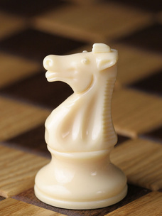Тест: Выбери шахматную фигуру, и мы опишем твое будущее тремя эмодзи