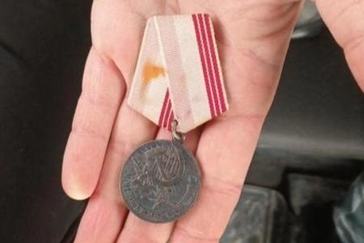 Orenburg Woman Charged for Selling Inherited Soviet Labor Medal