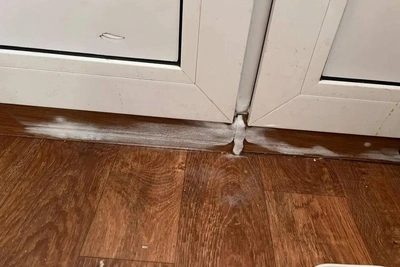 Residents cry for help as ice coats apartments in Krasnoyarsk