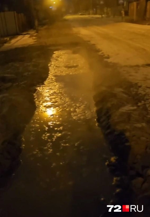 Канава полностью заполнена водой | Источник: читатель 72.RU