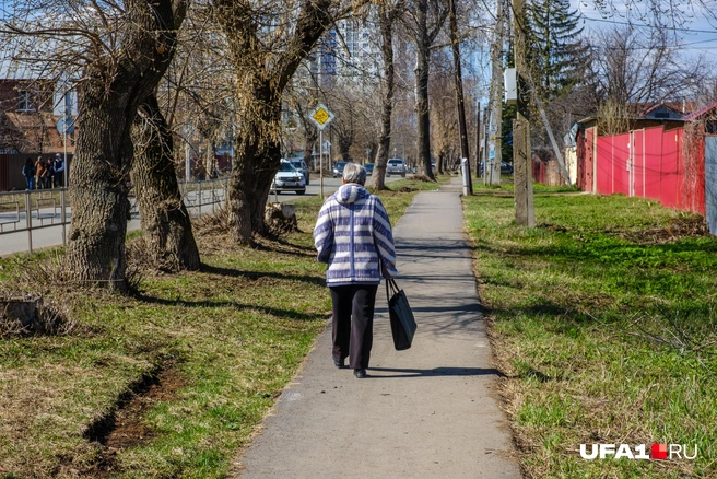 Улица Фурманова, недалеко от школы | Источник: Булат Салихов / UFA1.RU