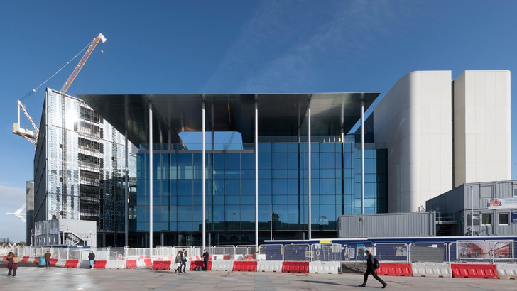 Foster + Partners завершает работу штаб-квартиры BBC в Кардиффе (фото 1)