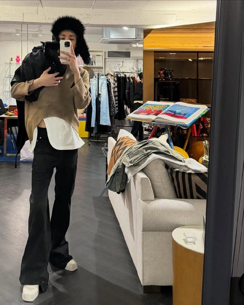 Источник: @leesoohyuk