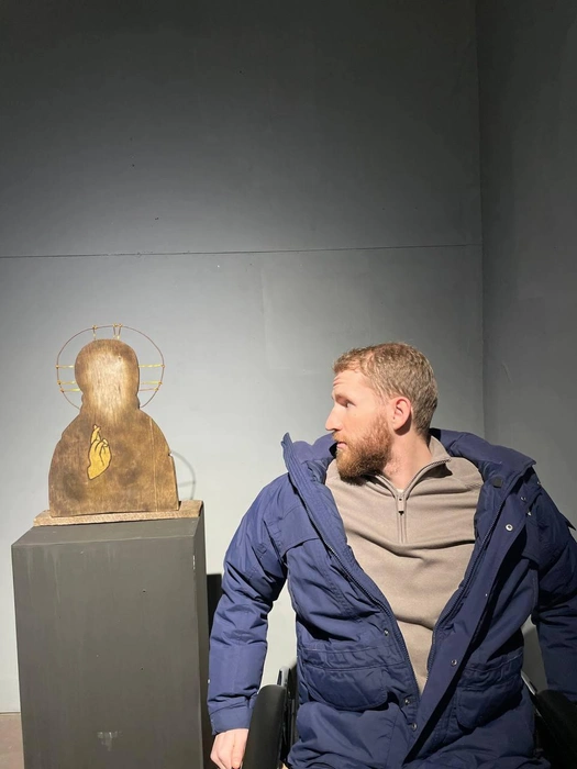 Сергей, несмотря на сложности в городской среде, старается участвовать в социальной жизни | Источник: Рушковские истории. Иркутск / T.me