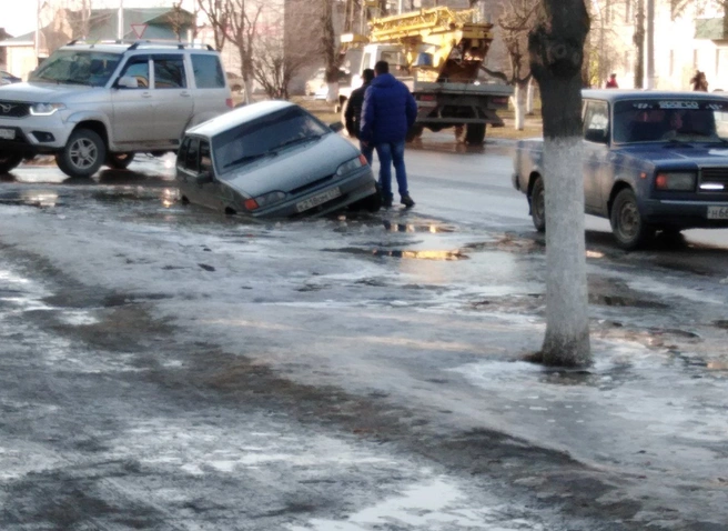 В Шилове автомобиль «ушел под лед» | ya62.ru