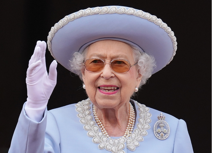Такая разная королева: 15 впечатляющих фото Елизаветы II, которые запомнит мир