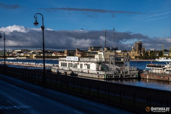 Отдых в Санкт-Петербурге на 6 дней можно организовать за 92 тысячи | Источник: Михаил Огнев / FONTANKA.RU