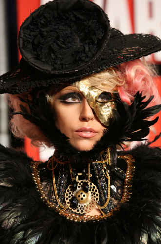 Фото №4 - Как хорошела Леди Гага: все о громких бьюти-экспериментах звезды