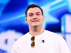 Александр Круг расписался с девушкой Ульяной, которую нашел на шоу «Давай поженимся!»