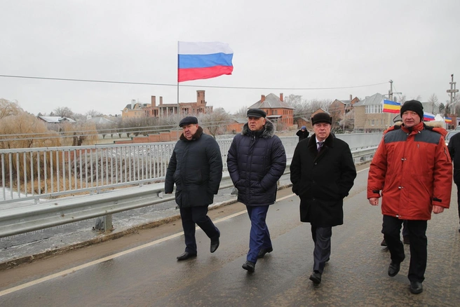 Мост получился длиной 140 метров | Источник: www.donland.ru