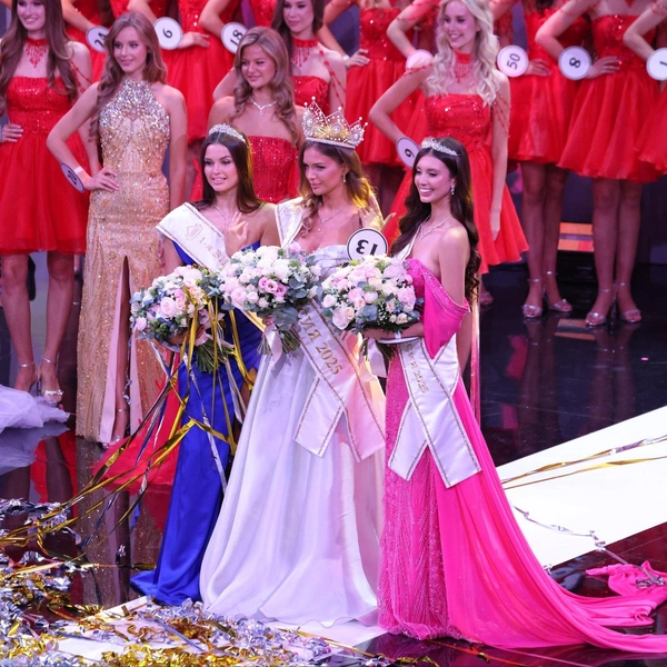 Роскошное трио победительниц | Источник: Татьяна Спиридонова / MSK1.RU