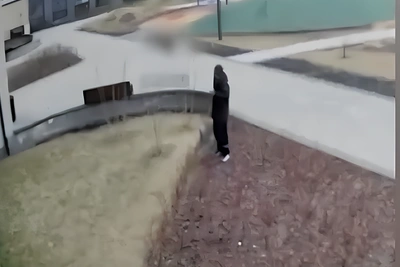 Видео падения 17-летней девушки с 25 этажа в Тюмени